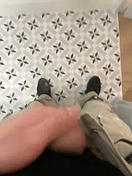 Snapshot of dimitriei chatting on 12-10-24, 10:06 dimitriei online show from 12-10-24, 10:06