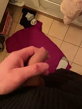 Snapshot of dimitriei chatting on 03-14-25, 10:16 dimitriei online show from 03-14-25, 10:16