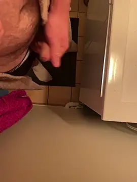 Snapshot of dimitriei chatting on 12-01-25, 10:04 dimitriei online show from 12-01-25, 10:04