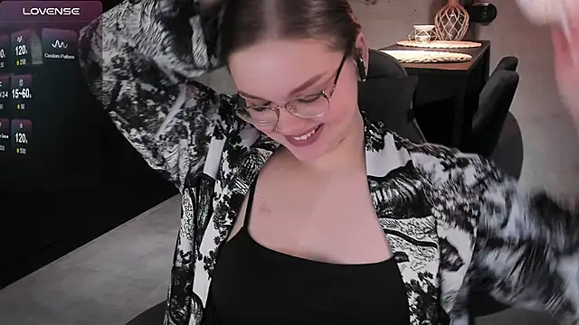 EvaBae online show from 01-24-25, 12:41