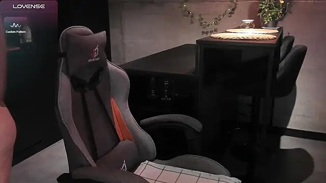 EvaBae online show from 02-10-25, 01:22