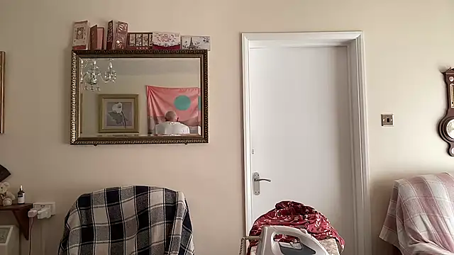 cutaboverest online show from 09-30-25, 01:05