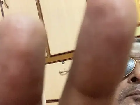 Snapshot of Lookin4Kinky_Partner chatting on 11-21-25, 04:27 Lookin4Kinky Partner online show from 11-21-25, 04:27