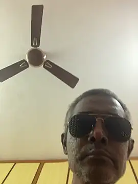 Snapshot of Lookin4Kinky_Partner chatting on 11-23-25, 05:46 Lookin4Kinky Partner online show from 11-23-25, 05:46