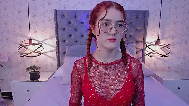 Snapshot of MiaWinx chatting on 12-14-24, 10:50 MiaWinx online show from 12-14-24, 10:50