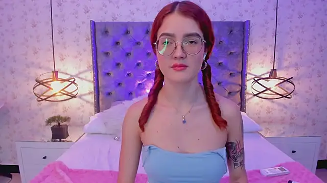 Snapshot of MiaWinx chatting on 01-09-25, 01:18 MiaWinx online show from 01-09-25, 01:18