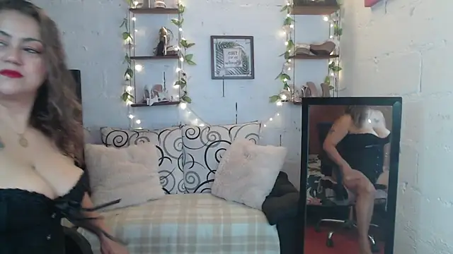 Snapshot of missrosario_stepmoan chatting on 02-10-26, 01:26 missrosario stepmoan online show from 02-10-26, 01:26