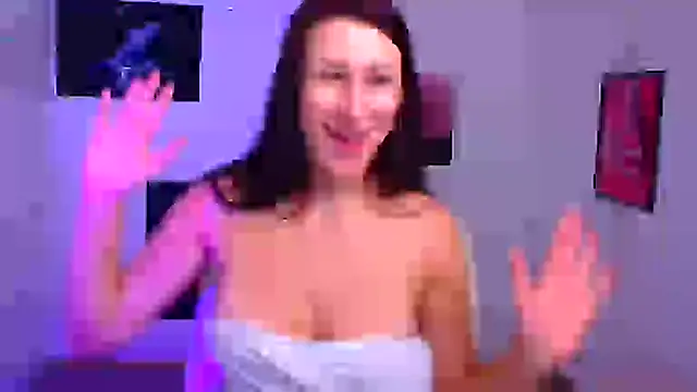 Loren Moa online show from 12-21-24, 04:03