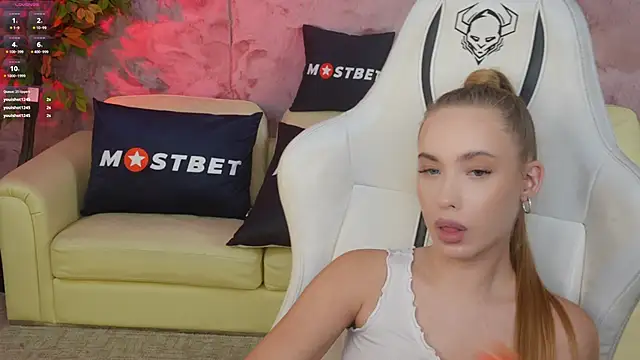 Snapshot of Linda054 chatting on 12-12-24, 11:58 Linda054 online show from 12-12-24, 11:58