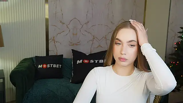 Snapshot of Linda054 chatting on 12-15-24, 03:42 Linda054 online show from 12-15-24, 03:42