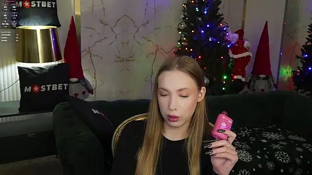 Snapshot of Linda054 chatting on 01-12-25, 03:57 Linda054 online show from 01-12-25, 03:57