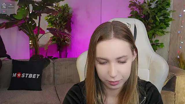 Snapshot of Linda054 chatting on 01-13-25, 04:08 Linda054 online show from 01-13-25, 04:08