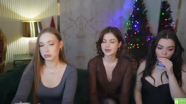 Snapshot of Linda054 chatting on 01-22-25, 07:45 Linda054 online show from 01-22-25, 07:45