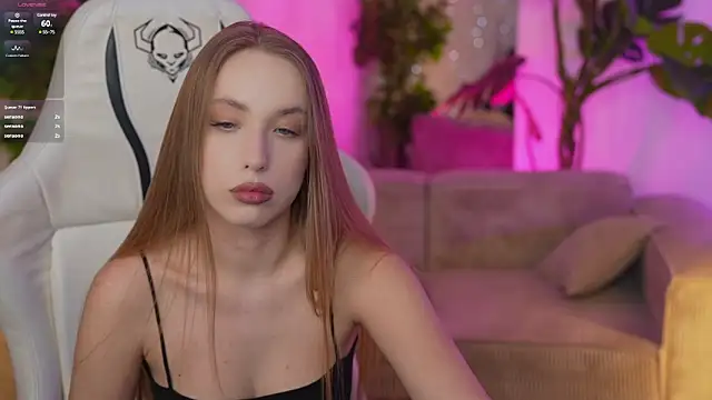 Snapshot of Linda054 chatting on 02-07-25, 07:49 Linda054 online show from 02-07-25, 07:49