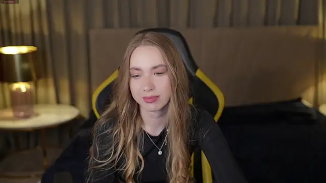 Snapshot of Linda054 chatting on 02-14-25, 03:36 Linda054 online show from 02-14-25, 03:36