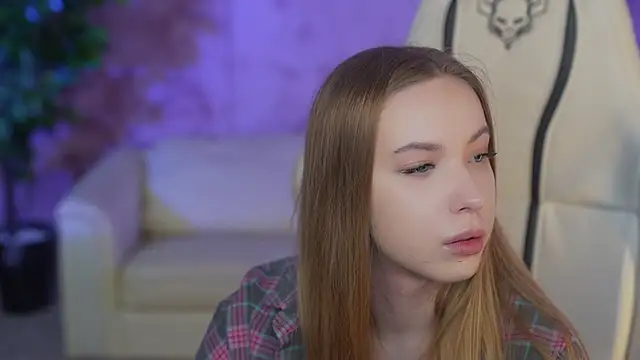 Snapshot of Linda054 chatting on 03-21-25, 08:06 Linda054 online show from 03-21-25, 08:06