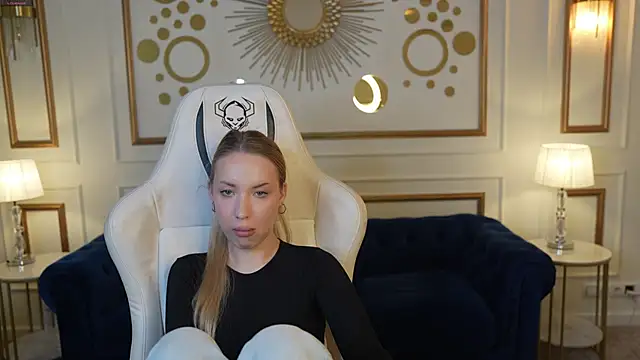 Snapshot of Linda054 chatting on 09-23-25, 07:11 Linda054 online show from 09-23-25, 07:11