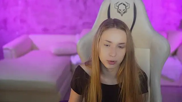 Snapshot of Linda054 chatting on 10-07-25, 12:19 Linda054 online show from 10-07-25, 12:19