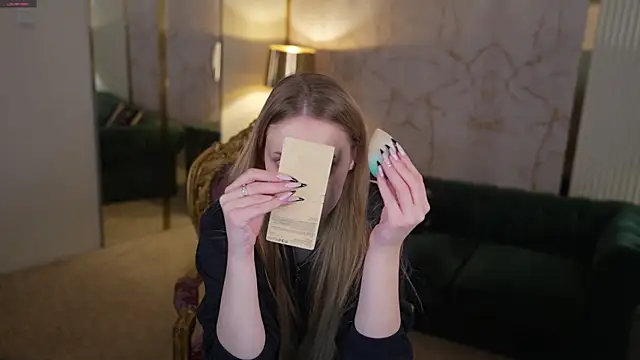 Snapshot of Linda054 chatting on 11-28-25, 01:30 Linda054 online show from 11-28-25, 01:30