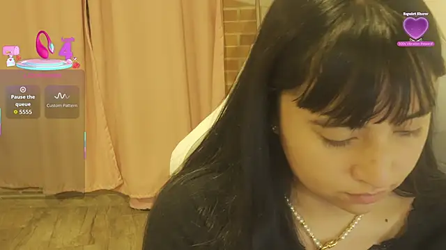 Snapshot of emitaa17228o chatting on 05-10-26, 12:27 emitaa17228o online show from 05-10-26, 12:27