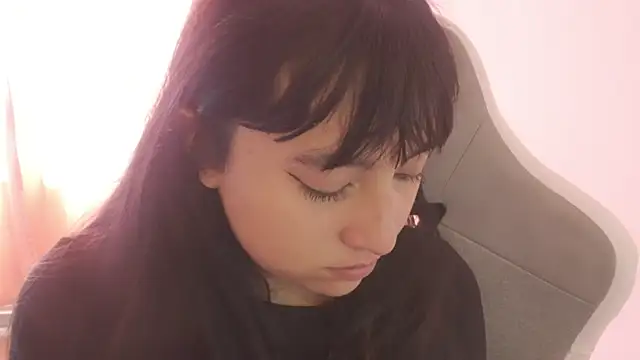 Snapshot of emitaa17228o chatting on 06-13-26, 07:01 emitaa17228o online show from 06-13-26, 07:01
