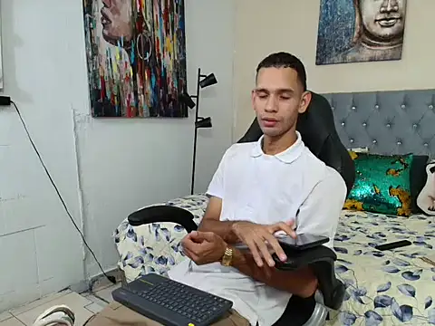 tonny 23cm  online show from 10-21-25, 06:52