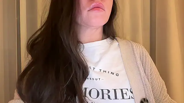 Snapshot of Sandysecret chatting on 02-15-26, 08:05 Sandysecret online show from 02-15-26, 08:05