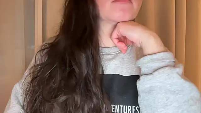 Snapshot of Sandysecret chatting on 02-18-26, 08:38 Sandysecret online show from 02-18-26, 08:38