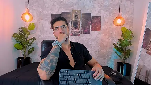 Snapshot of Nate_franco chatting on 11-27-25, 04:14 Nate franco online show from 11-27-25, 04:14