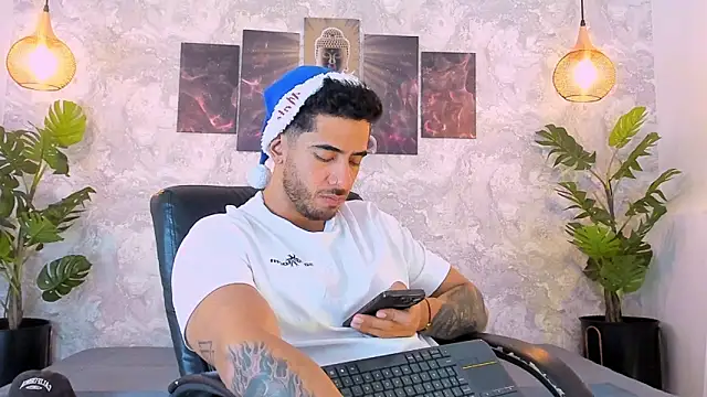 Snapshot of Nate_franco chatting on 12-16-25, 02:49 Nate franco online show from 12-16-25, 02:49