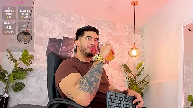 Snapshot of Nate_franco chatting on 07-17-26, 03:57 Nate franco online show from 07-17-26, 03:57