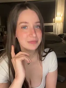 nerdynina online show from 04-21-26, 01:42