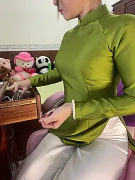    Erin    online show from 04-19-26, 02:22