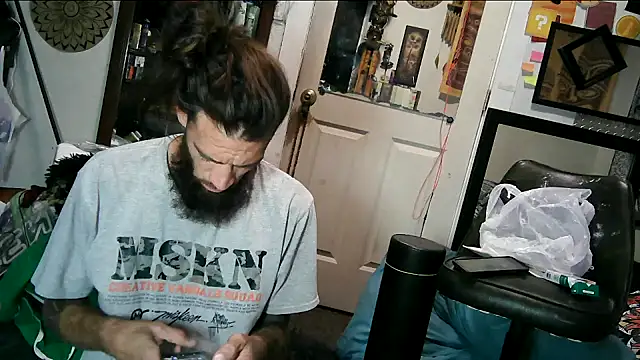 Snapshot of Robriguezxxx chatting on 10-20-25, 03:29 Robriguezxxx online show from 10-20-25, 03:29