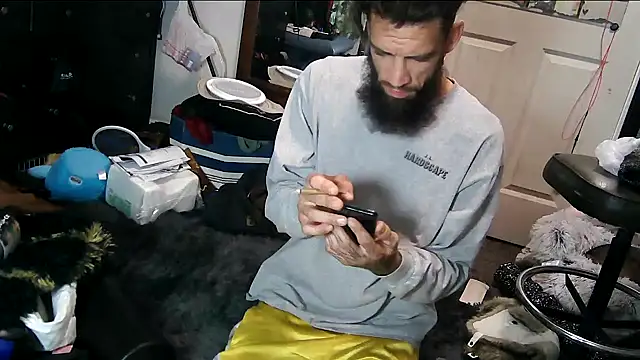 Snapshot of Robriguezxxx chatting on 10-21-25, 02:34 Robriguezxxx online show from 10-21-25, 02:34