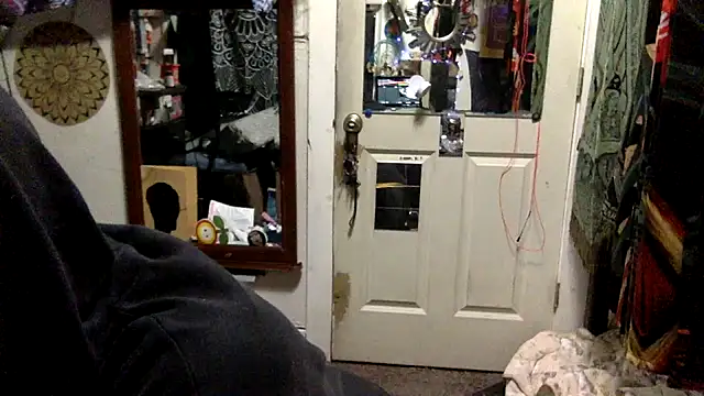 Snapshot of Robriguezxxx chatting on 12-05-25, 04:43 Robriguezxxx online show from 12-05-25, 04:43