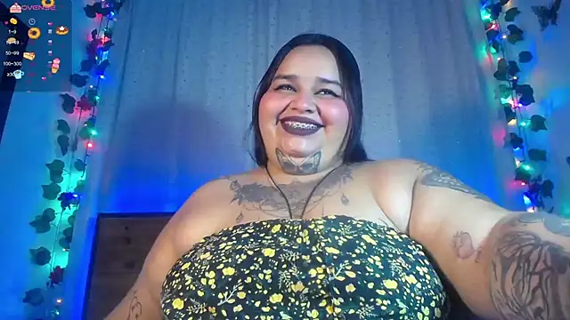 Snapshot of VeronikCuhubby chatting on 03-20-25, 12:22 VeronikCuhubby online show from 03-20-25, 12:22