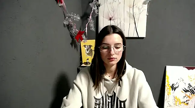lady olivia  online show from 12-24-24, 05:13