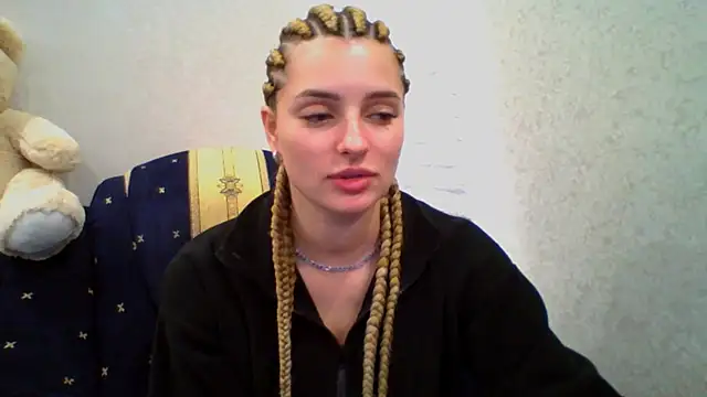 lady olivia  online show from 10-11-25, 02:15