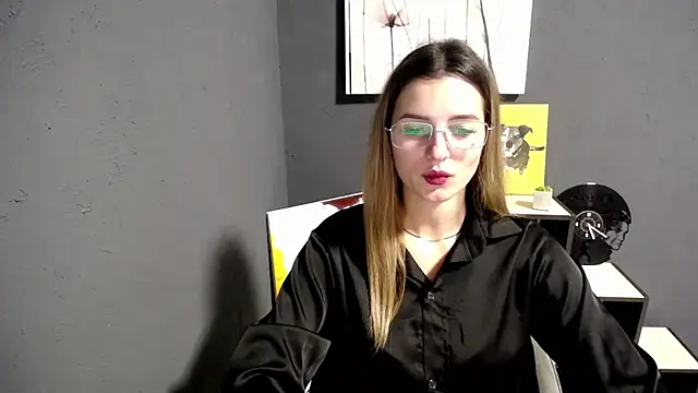 lady olivia  online show from 11-07-25, 01:44