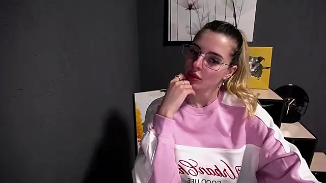 lady olivia  online show from 04-14-26, 05:52