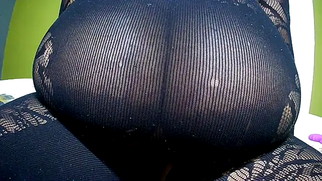 Queenboobs61 online show from 04-14-26, 07:36