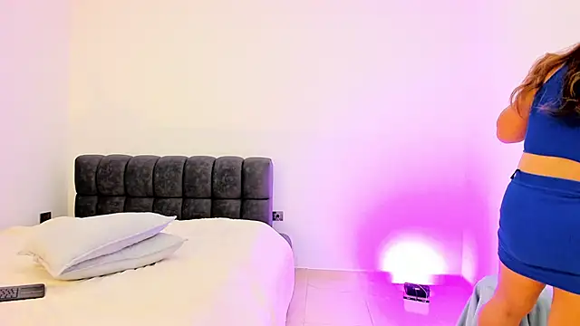 Alisson zambrano online show from 04-17-26, 08:12