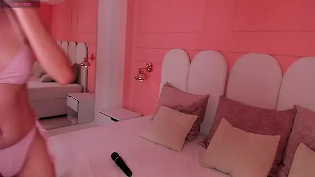 emilly williams  online show from 12-04-24, 08:29