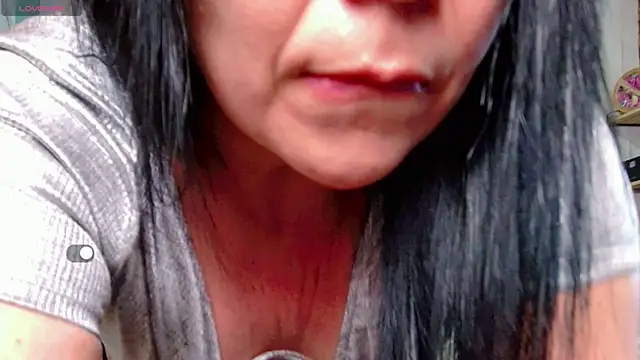 yanella fire online show from 04-18-26, 09:59