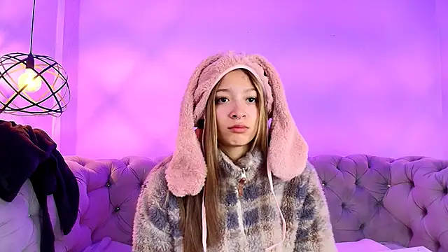 Snapshot of Victoria_Adams14 chatting on 03-16-25, 11:27 Victoria Adams14 online show from 03-16-25, 11:27