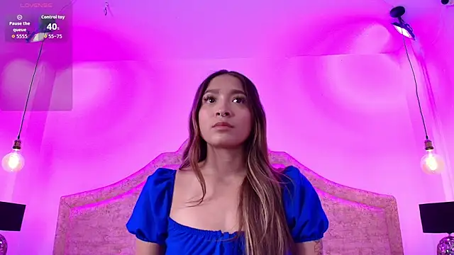 Snapshot of Victoria_Adams14 chatting on 11-17-25, 03:01 Victoria Adams14 online show from 11-17-25, 03:01