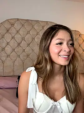 Snapshot of Victoria_Adams14 chatting on 12-15-25, 03:11 Victoria Adams14 online show from 12-15-25, 03:11