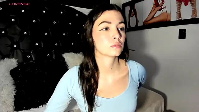 Snapshot of diana_queen_ chatting on 12-12-24, 09:15 diana queen online show from 12-12-24, 09:15