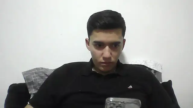 Snapshot of Estebitan_vm chatting on 11-20-25, 04:34 Estebitan vm online show from 11-20-25, 04:34